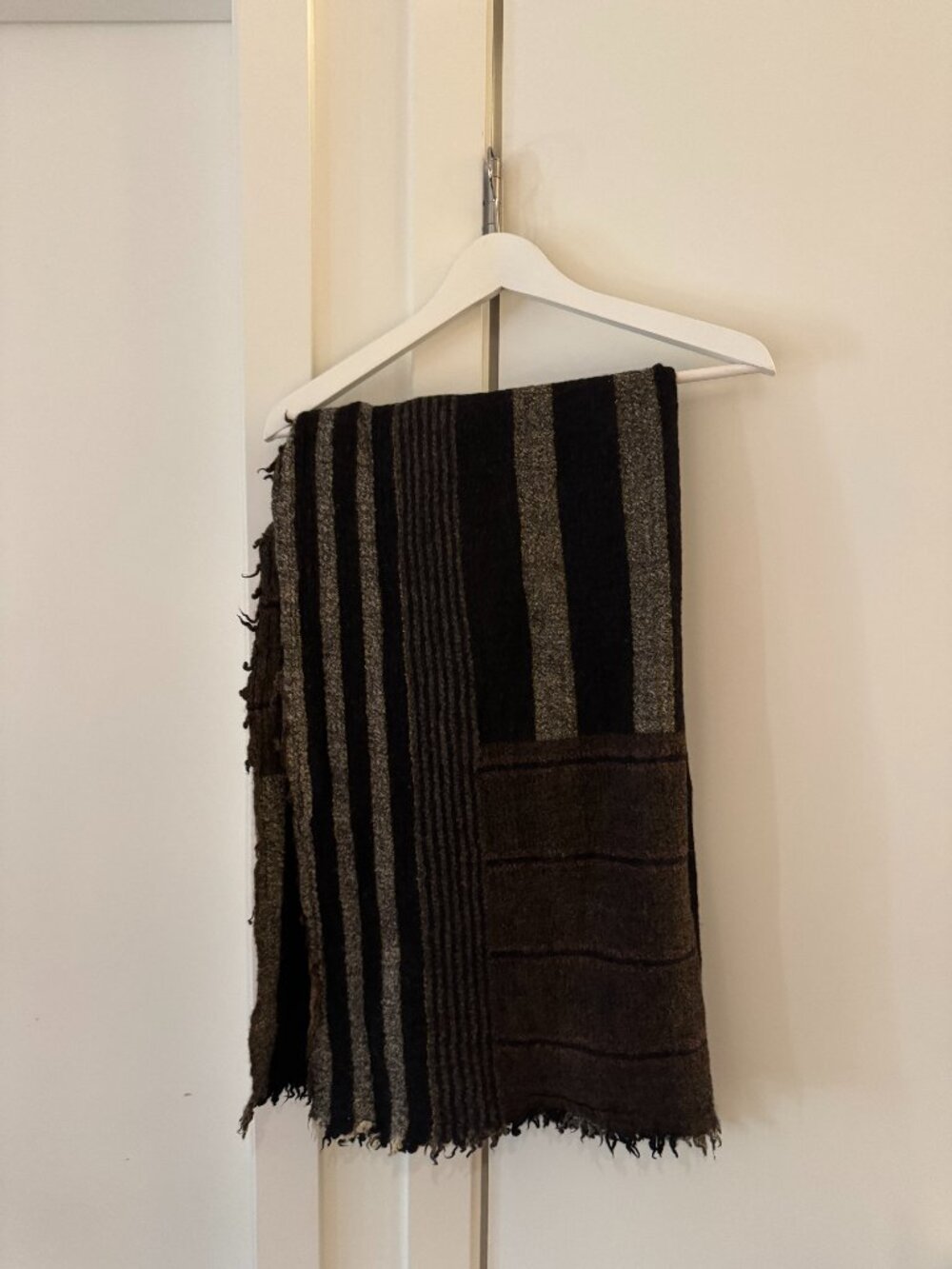 WILDFRED ARITZIA 100% wool blanket scarf brown / fall / winter / cozy